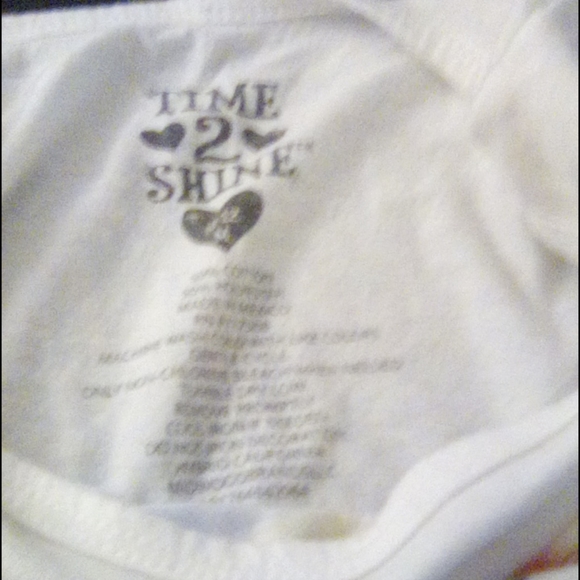 A unicorn shirt - Picture 2 of 4